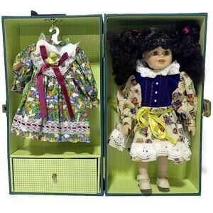 Lasting Impressions Doll Heritage Mint Companion Collection 12" in Carrying Case